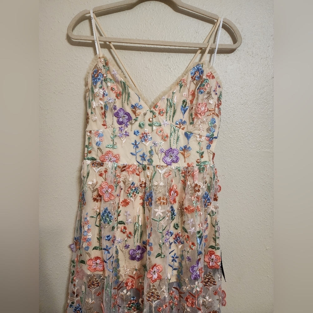 Lulus Mahryn Beige 3D Floral Embroidered Midi Bodysuit Dress XL Wedding Party - Picture 8 of 12